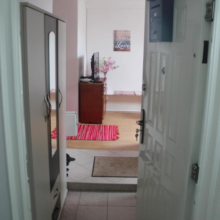 Cozy Apartment in heart of Sarajevo - Apartment - 5