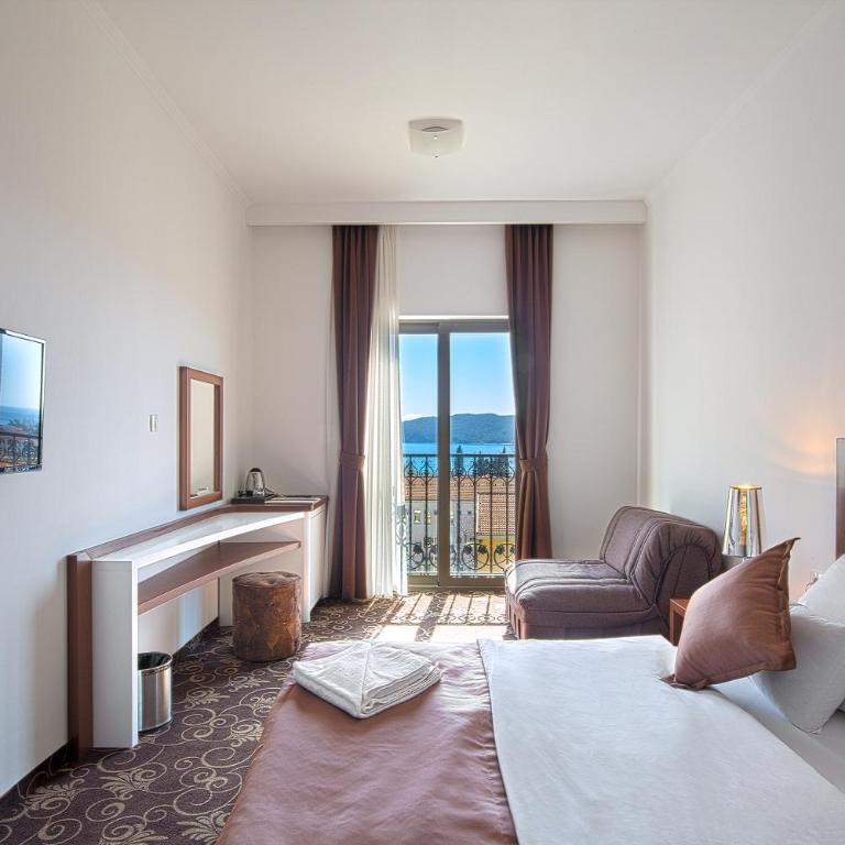 Hotel Pozzo - Dvokrevetna Soba sa Bračnim Krevetom i Pogledom na More - 4