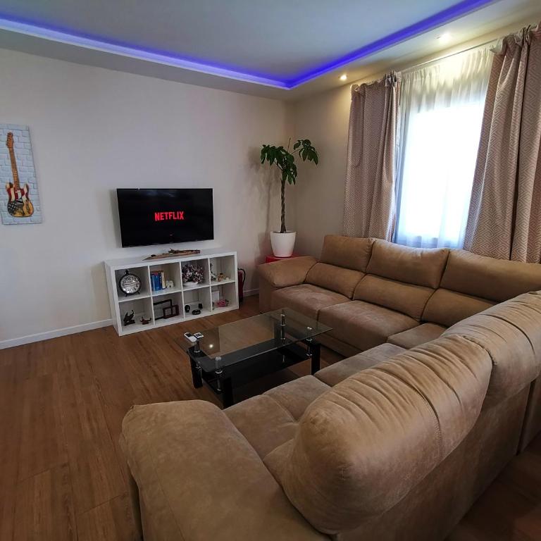 GENUAR APARTMENTS 3 Bedroom close to beach - Apartamento - 10