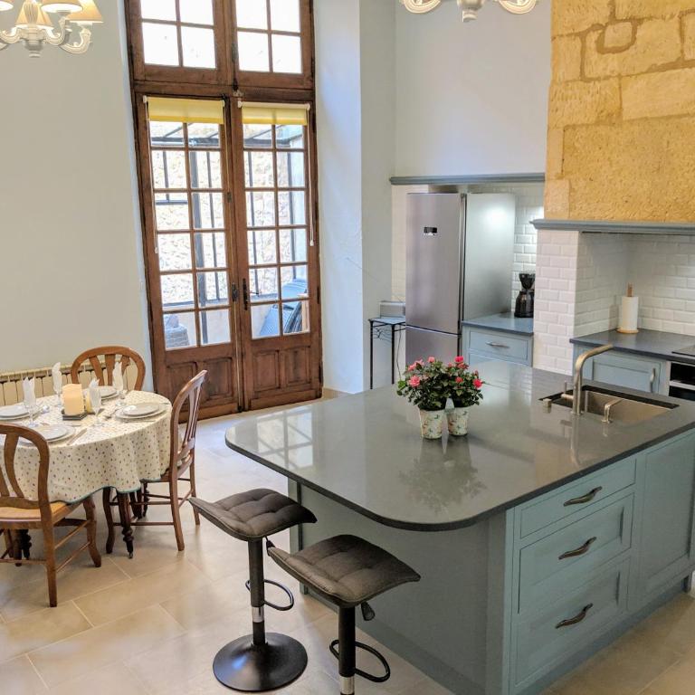 La Pivoine - Appartement avec Balcon - 12