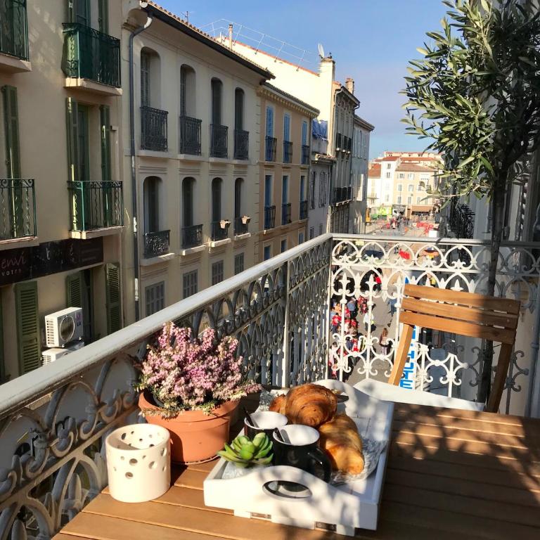Balcony in Heart of Old Antibes, AC, View - Appartement avec Balcon - 21
