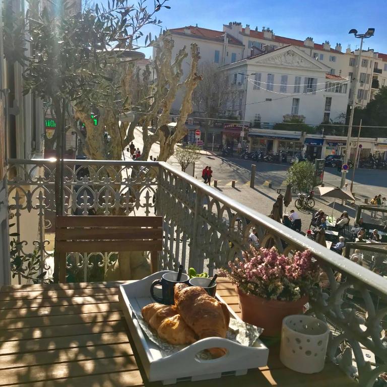 Balcony in Heart of Old Antibes, AC, View - Appartement avec Balcon - 24