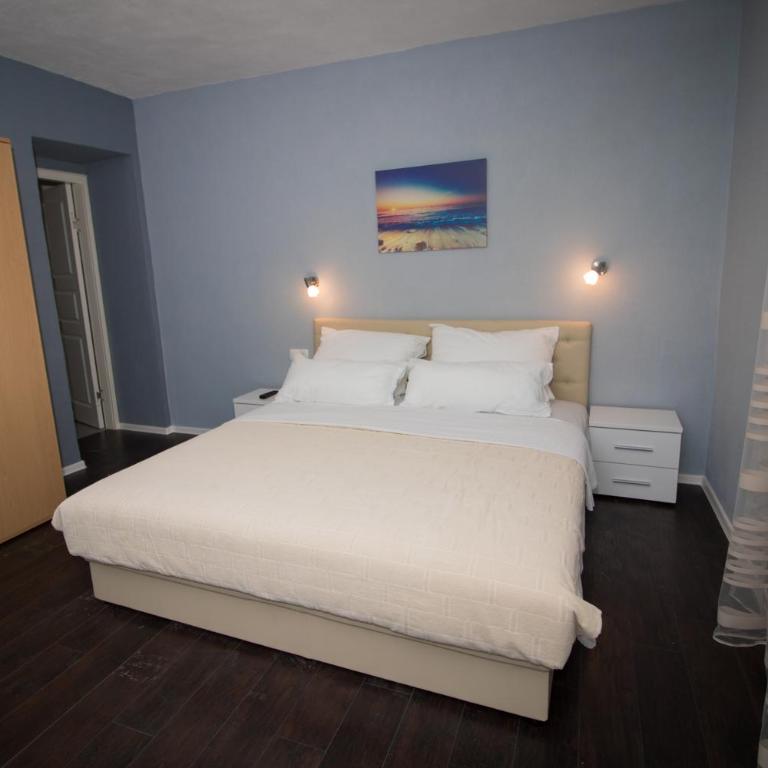 Villa M - Deluxe King Suite - 18