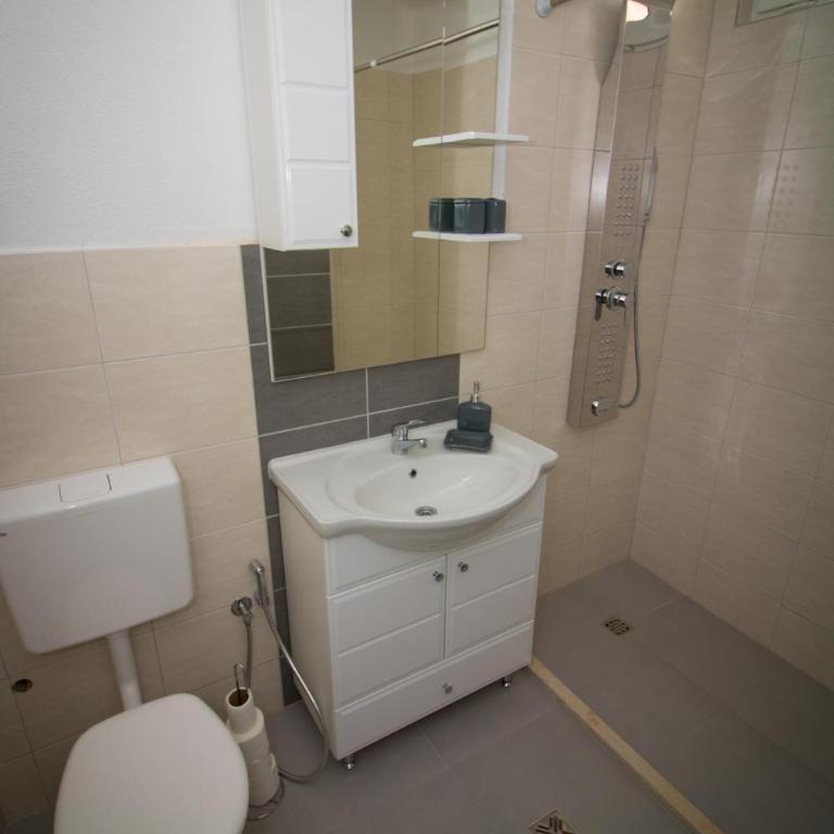 Villa M - Deluxe King Suite - 19