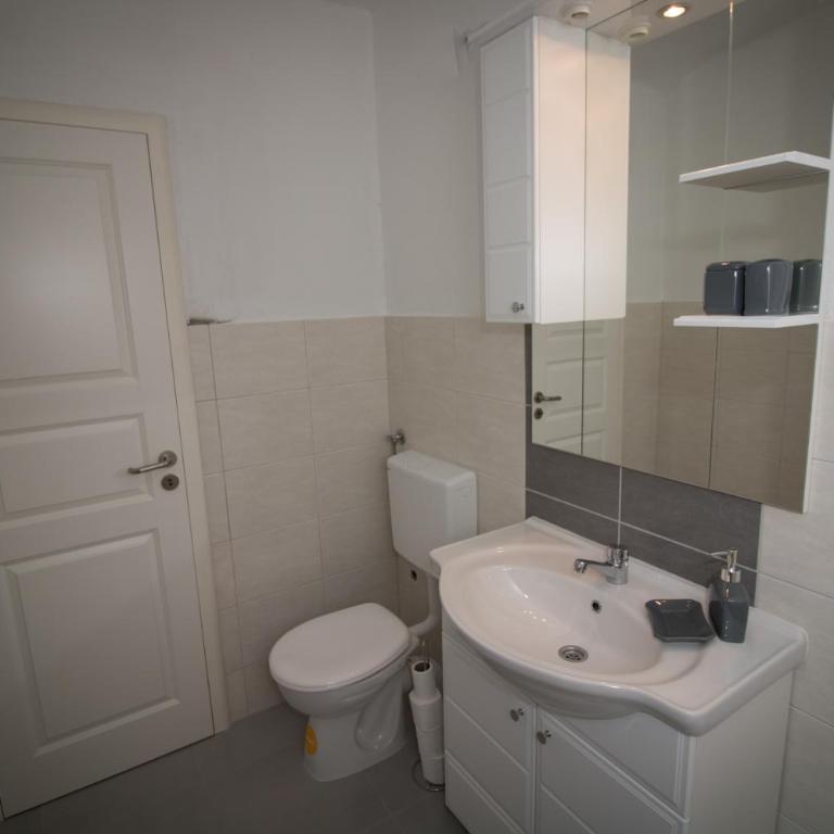 Villa M - Deluxe King Suite - 20