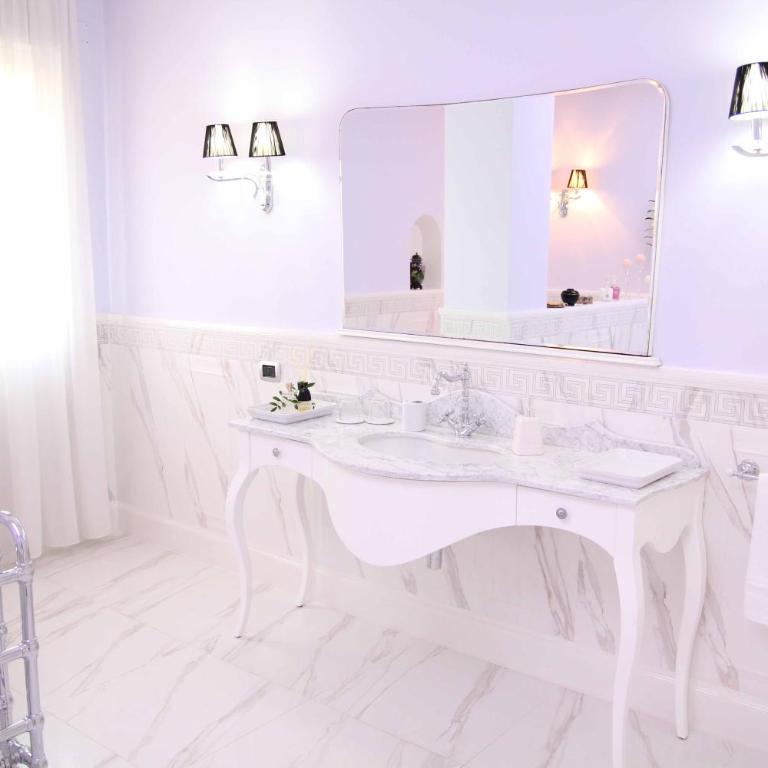 HB Le suites del Giardino - Deluxe Double Room with Bath - 2