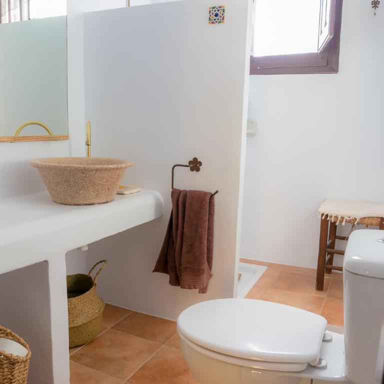 Bendita Casa - Four-Bedroom House - 25
