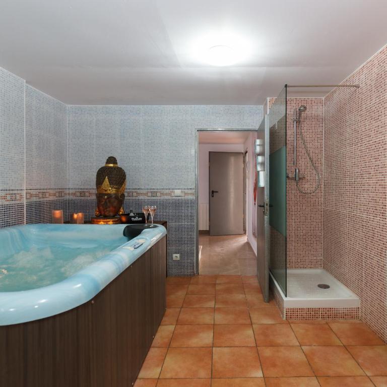 VILLA WINE EXPERIENCE Salou Center - SPA & Wine - Villa - 20