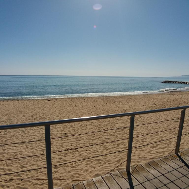 CAMBRILS 1ª Línea Playa - Two-Bedroom Apartment - 3