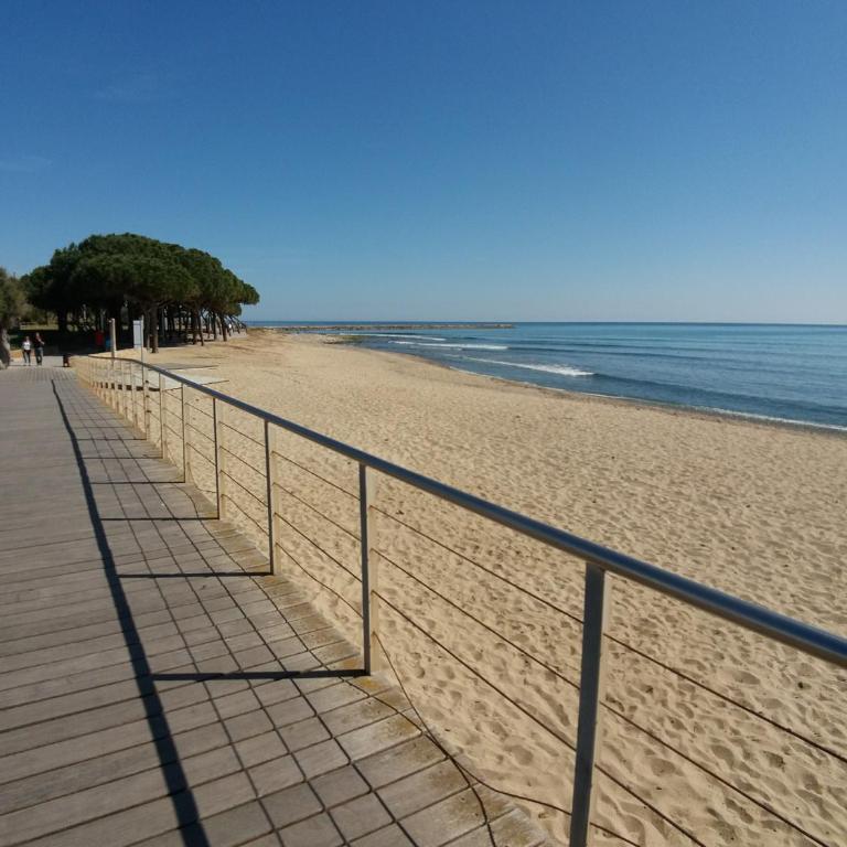 CAMBRILS 1ª Línea Playa - Two-Bedroom Apartment - 4