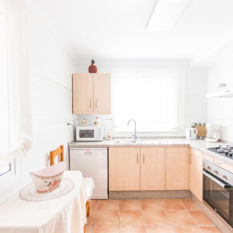 Cubo's Casa María los Javieles - Three-Bedroom House - 27