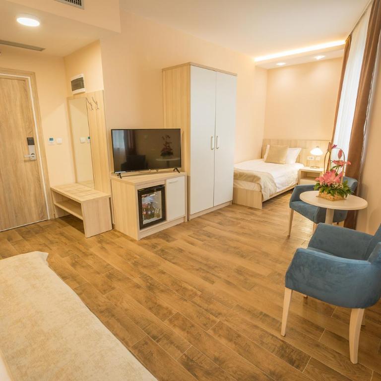 Hotel Mar Garni - Deluks Dvokrevetna Soba sa Bračnim Krevetom/Zasebnim Krevetima - 9