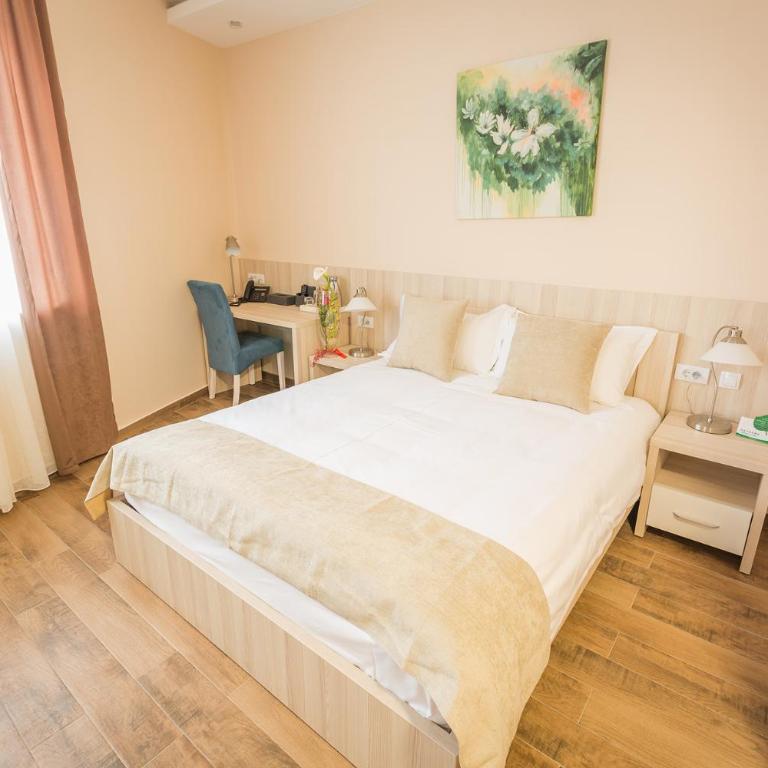 Hotel Mar Garni - Superior Dvokrevetna Soba sa Bračnim Krevetom - 11