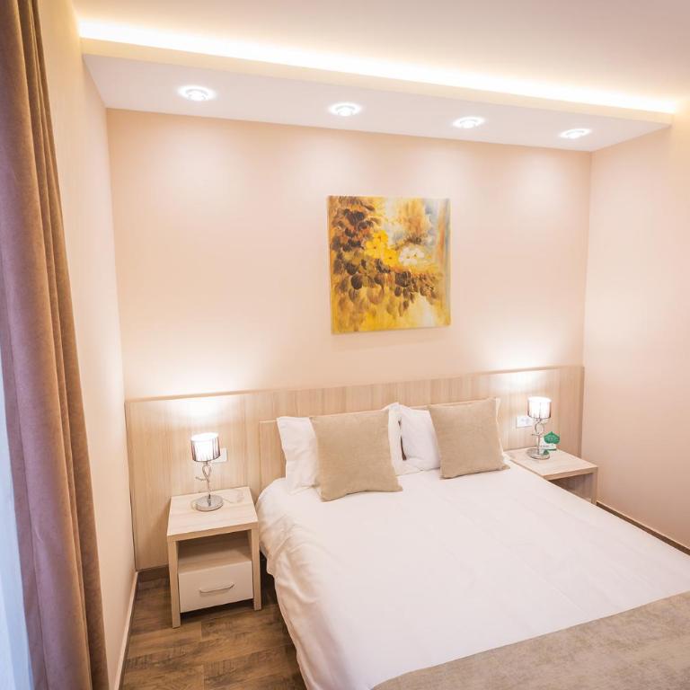 Hotel Mar Garni - Superior Dvokrevetna Soba sa Bračnim Krevetom - 3