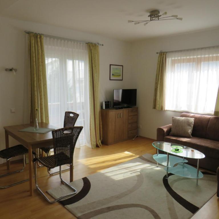Sportpension Strobl - Apartment mit Seeblick - 6