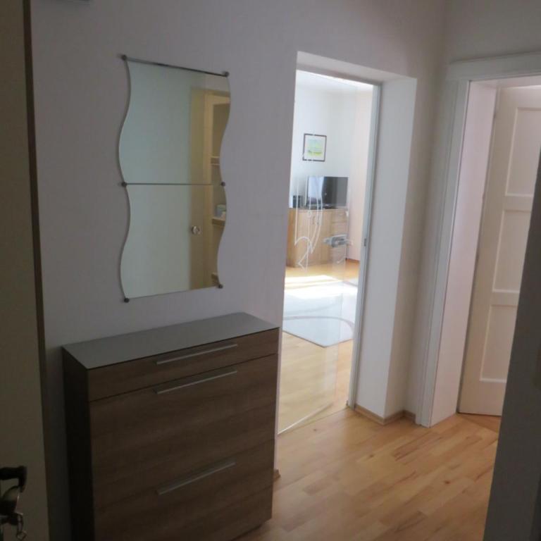 Sportpension Strobl - Apartment mit Seeblick - 7
