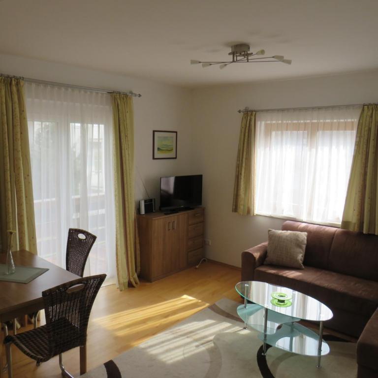 Sportpension Strobl - Apartment mit Seeblick - 11