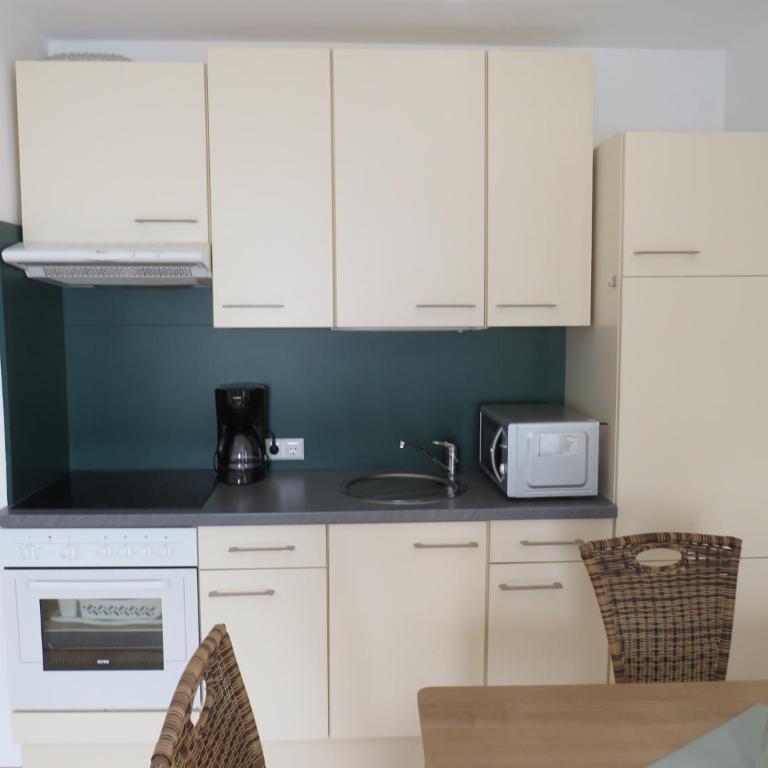 Sportpension Strobl - Apartment mit Seeblick - 13
