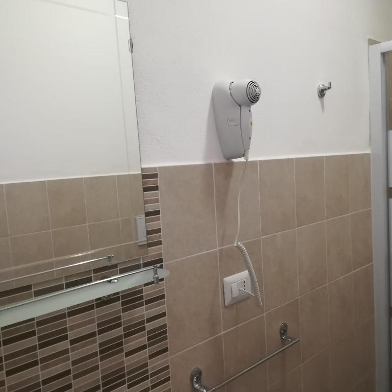Leolù Guesthouse Alghero - Camera Tripla con Bagno Privato - 11