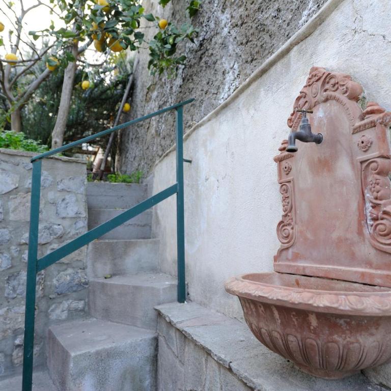 Amalfi Blue FLowers B - Two-Bedroom Apartment - 10