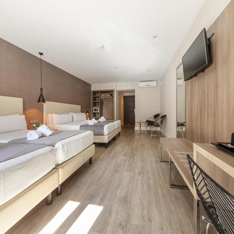 Hotel Oasis - Superior Family Room - 2