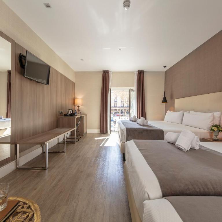 Hotel Oasis - Superior Family Room - 3