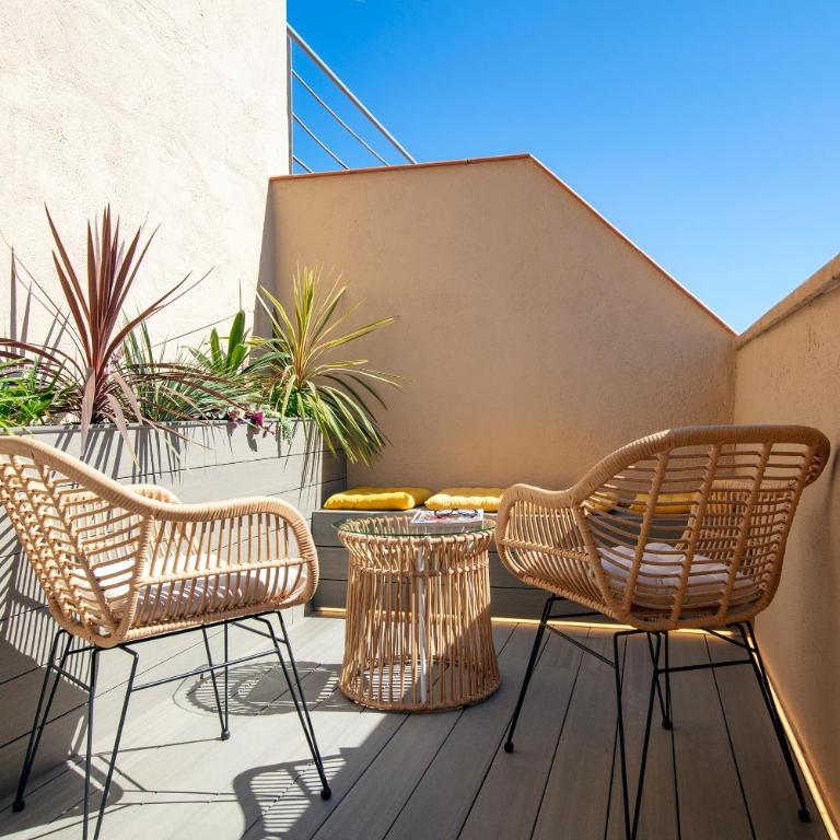 Hotel Oasis - Superior Room with Terrace and Views - 13