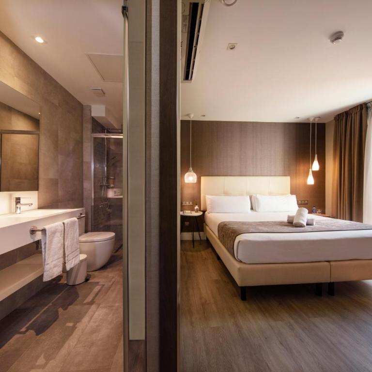 Hotel Oasis - Superior Room Exterior - 5