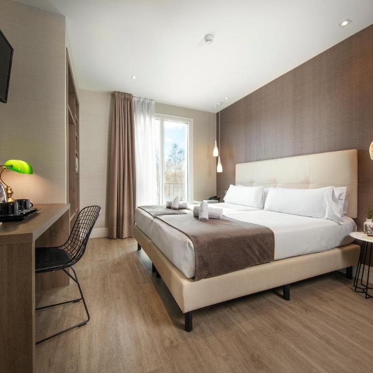 Hotel Oasis - Superior Room Exterior - 7