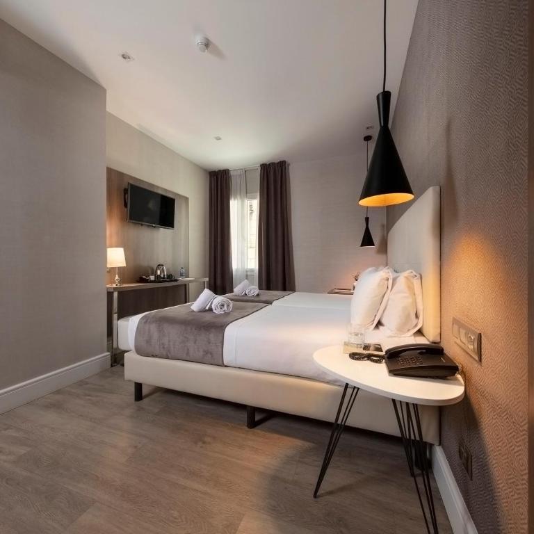 Hotel Oasis - Superior Room Exterior - 10