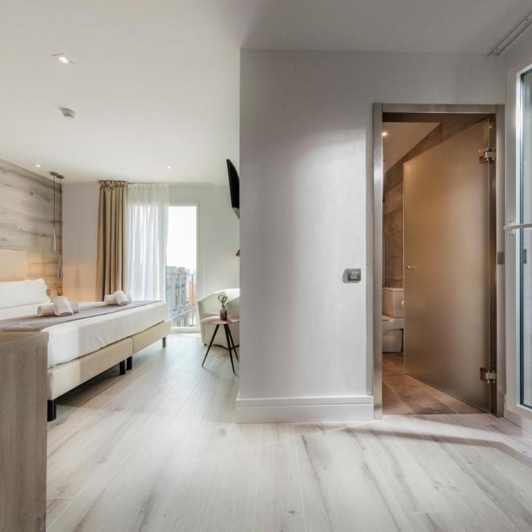 Hotel Oasis - Superior Room with Terrace and Views - 6