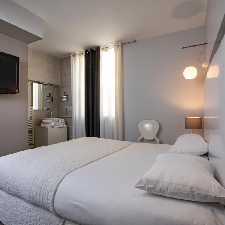 Hôtel De Paris - Chambre Double Cosy - Vue sur le Terrasse ou Rue - 3