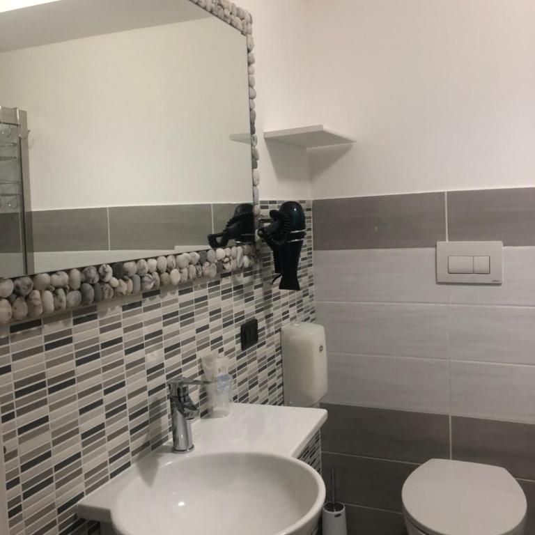 B&B Al Duomo Milazzo - Camera Quadrupla con Bagno Privato - 5