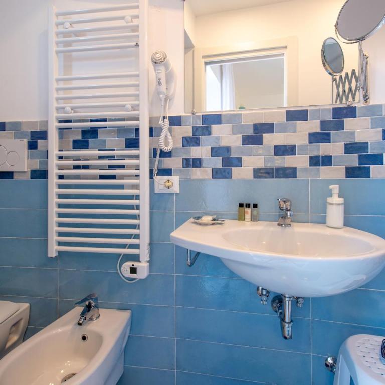 Caruso sea view - Deluxe Double Room with Balcony and Sea View - 11