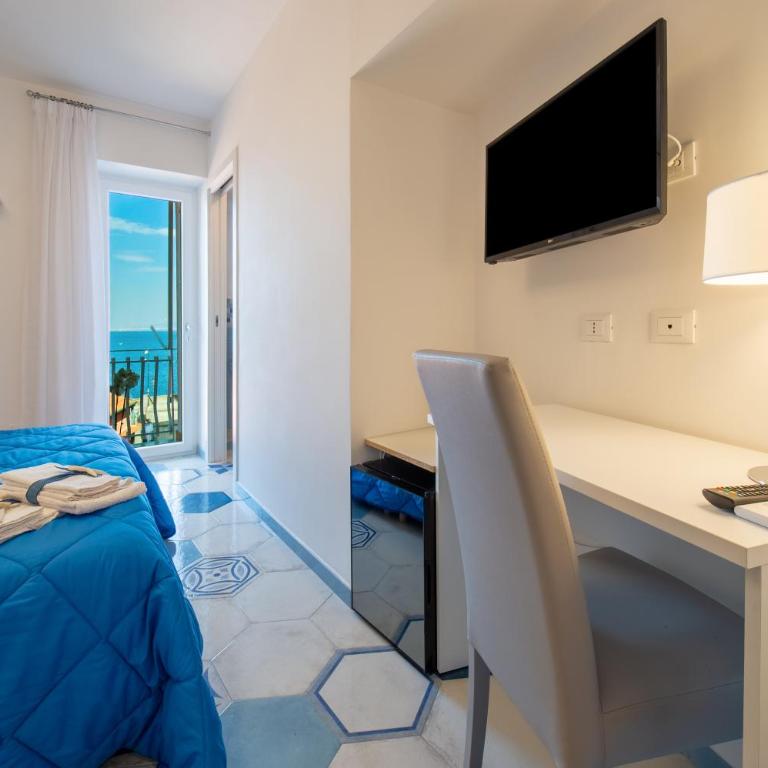 Caruso sea view - Deluxe Double Room with Balcony and Sea View - 9