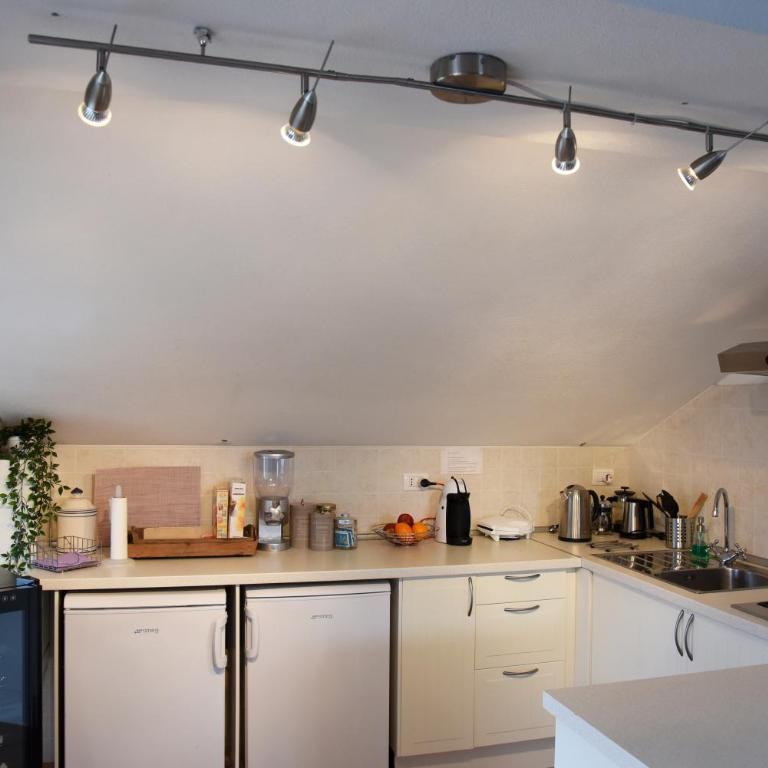 Casa San Giorgio Varenna - Camera Matrimoniale/Doppia con Letti Singoli con Bagno Privato - 10
