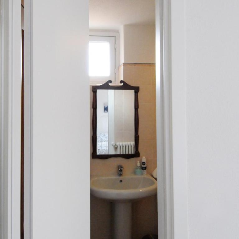 Casa San Giorgio Varenna - Camera Matrimoniale/Doppia con Letti Singoli con Bagno Privato - 9