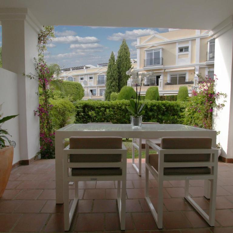 Spacious 2 Bed Duplex in Aloha Gardens close to Puerto Banus - Apartamento de 2 dormitorios - 6