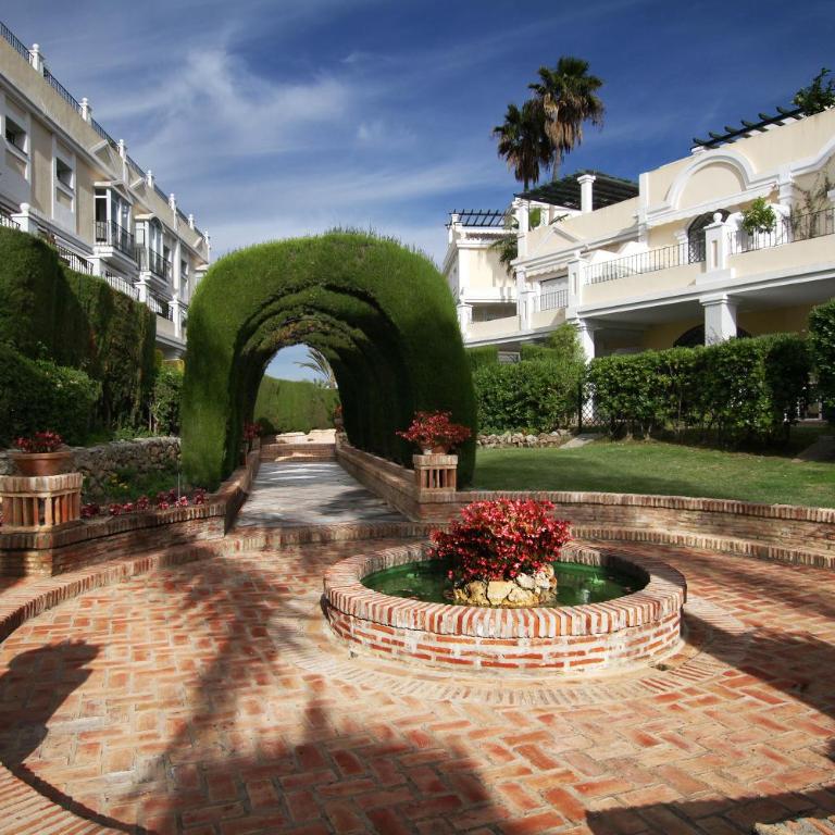 Spacious 2 Bed Duplex in Aloha Gardens close to Puerto Banus - Apartamento de 2 dormitorios - 11