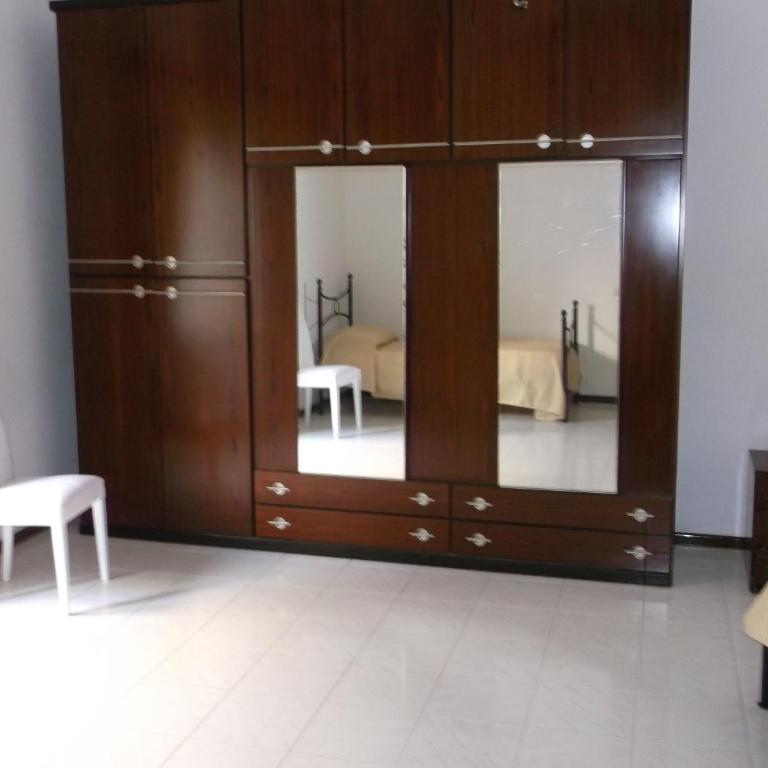 centrostoricolipari - Casa con 4 camere da letto - 84