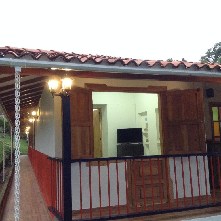 Finca El Sueño De Mi Abuelo - Twin Room with Extra Bed - 9