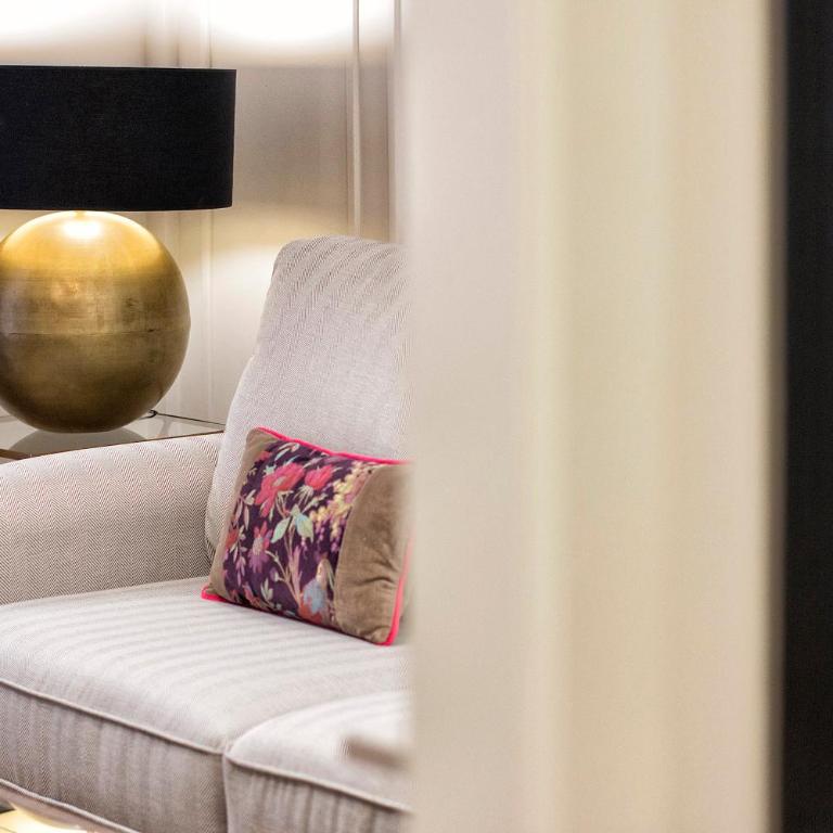Central Deluxe Apartments - One-Bedroom Apartment - 15