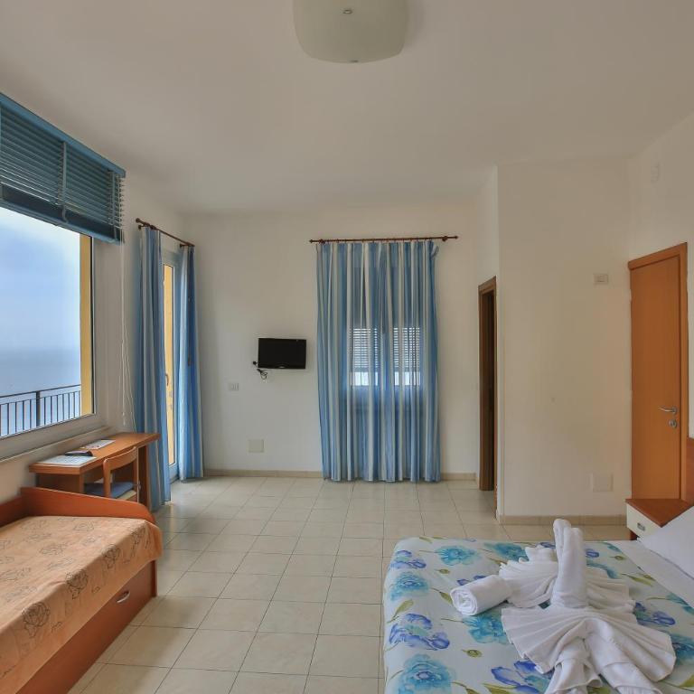 La Baia di Rio - Quadruple Room with Sea View - 8