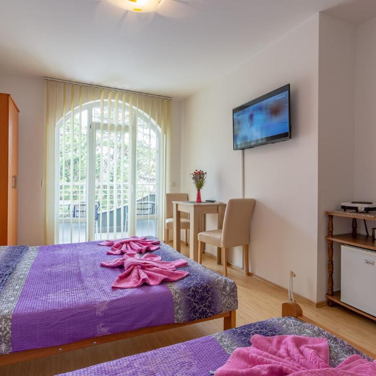 Guesthouse Sunny - Trokrevetna Soba sa Pogledom na Grad - 6