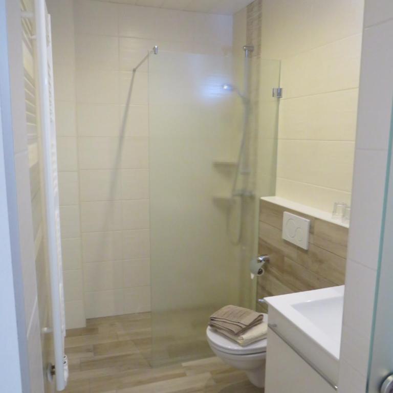 Sportpension Strobl - Apartment mit Seeblick - 3