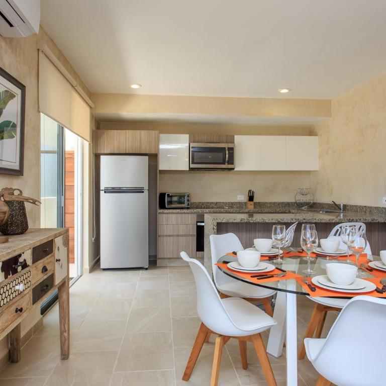 Charming Nature-Inspired Condos with Sultry Surroundings by Stella Rentals - Superior Apartment - 14