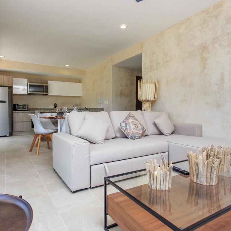 Charming Nature-Inspired Condos with Sultry Surroundings by Stella Rentals - Superior Apartment - 15