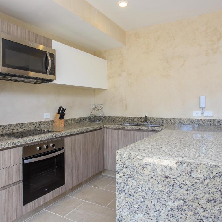 Charming Nature-Inspired Condos with Sultry Surroundings by Stella Rentals - Superior Apartment - 18