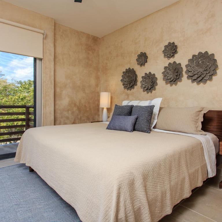 Charming Nature-Inspired Condos with Sultry Surroundings by Stella Rentals - Superior Apartment - 13