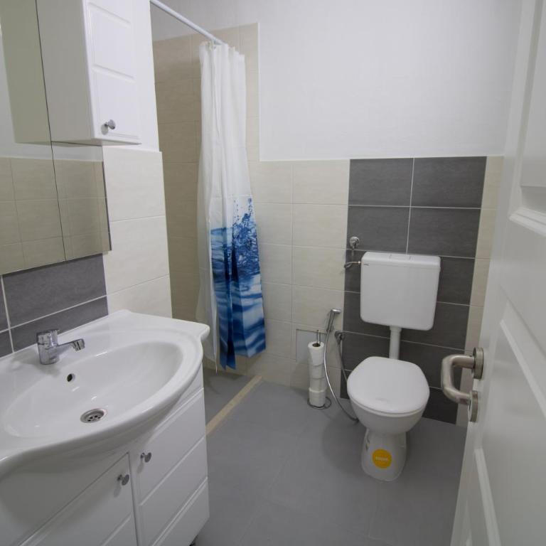 Villa M - Deluxe King Suite - 16